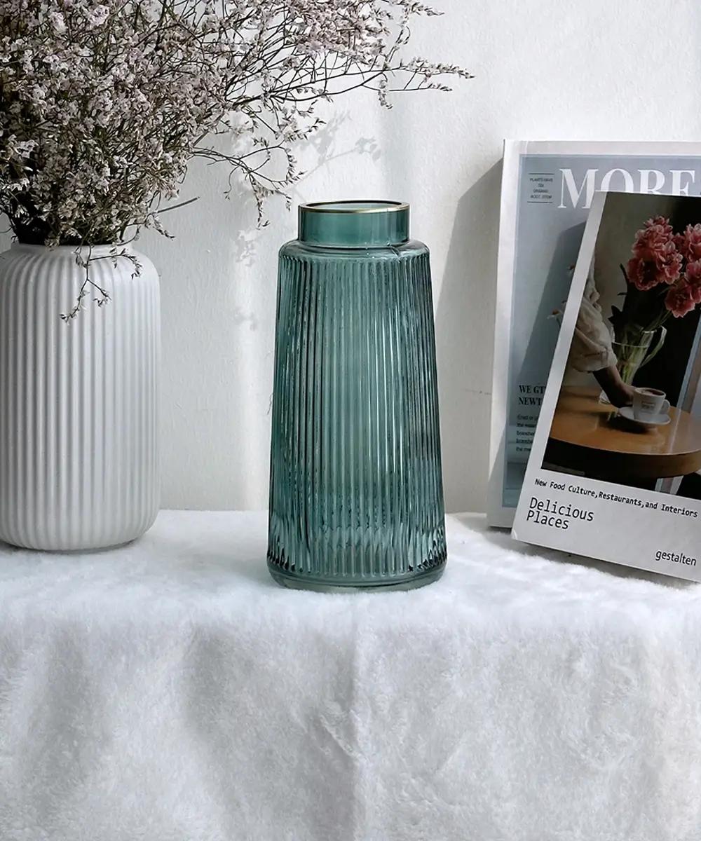 AN031 Tall Round Glass Vase