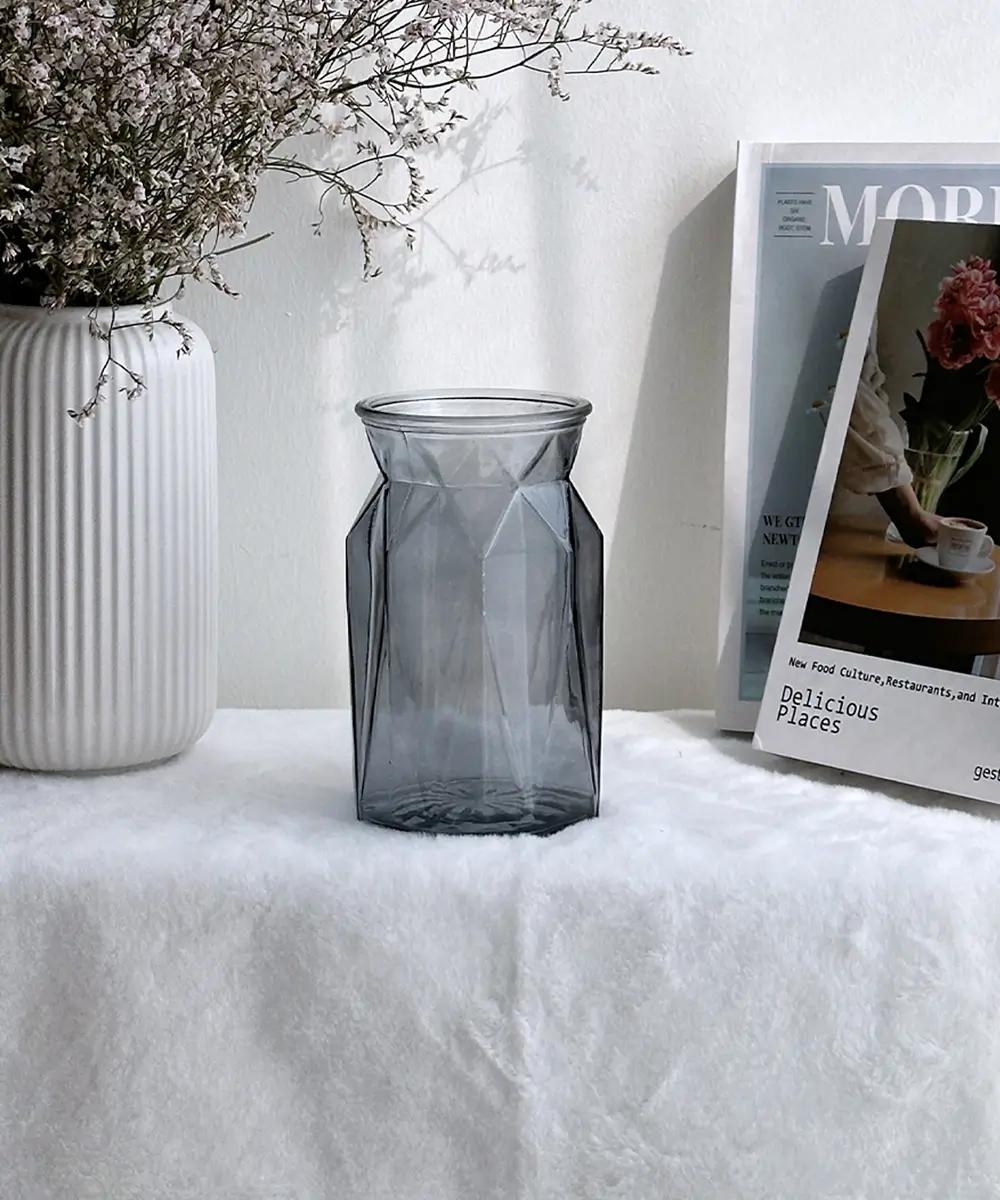 AN037 Diamond Shaped Vase