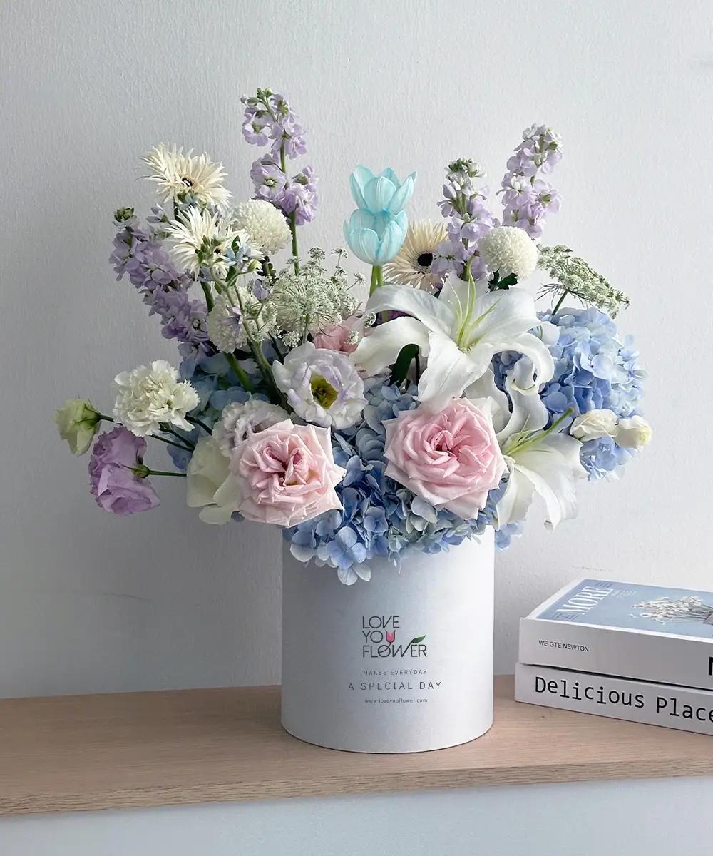 BX005-L Garden of Love Fresh Flower Box with white Lilies, Gerberas, Hydrangeas, and Pom pom flowers for Mother’s Day gift