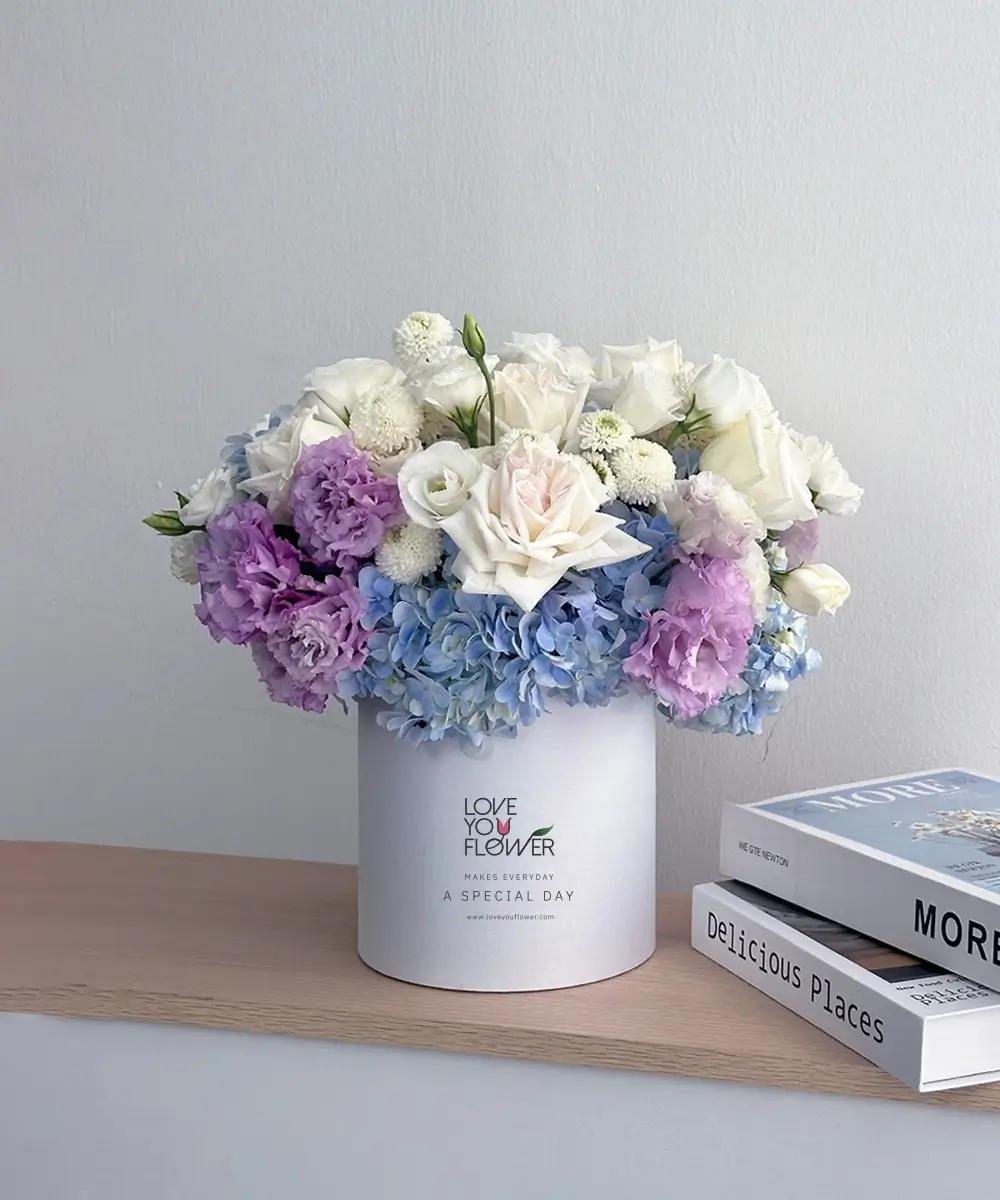 BX004-M: Love You Flower Mother’s Day Fresh Flower Box with white Roses, Lisianthus, and Button Chrysanthemums