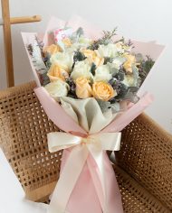 Beautiful White and orange rose bouquet